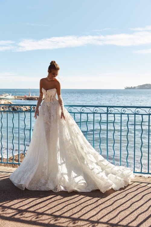 Robe de mariée en dentelle pailletée