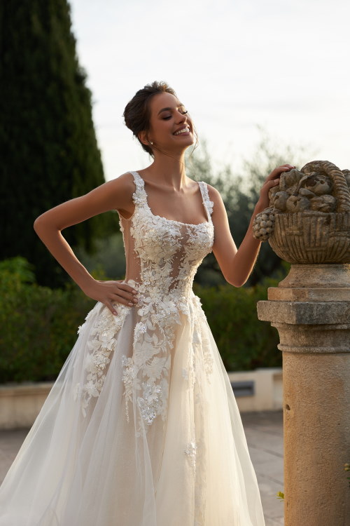 Robe de mariée décolleté droit